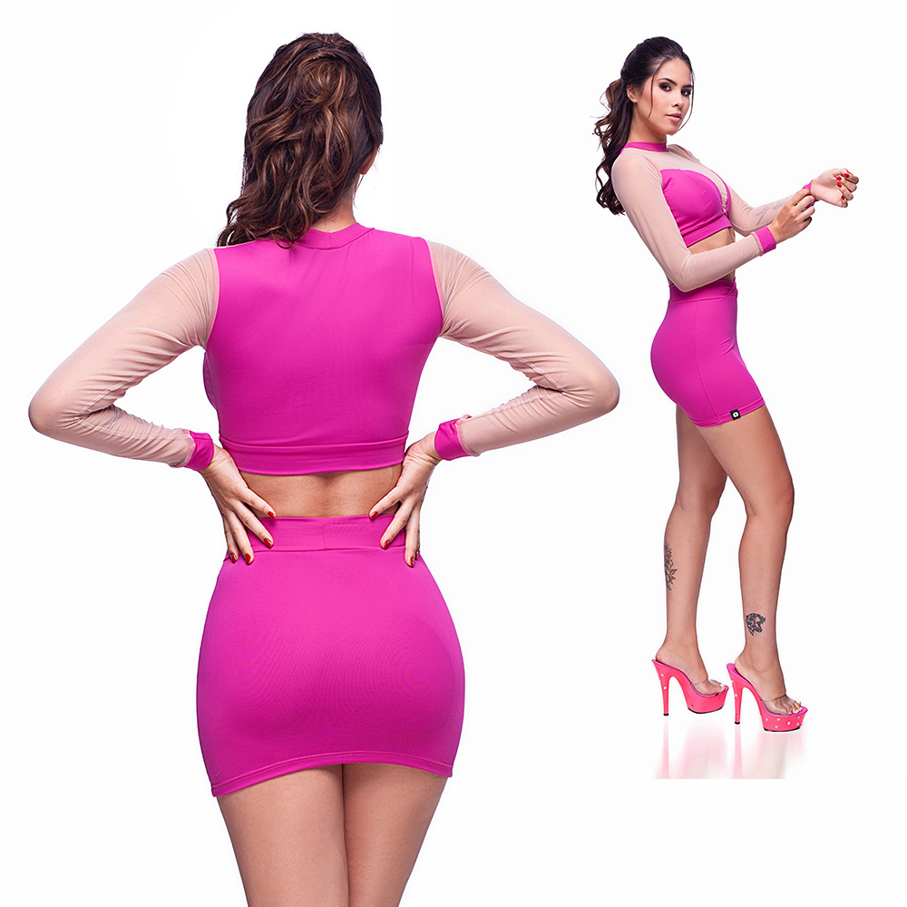 Conjunto Sensual em Suplex Poliamida Cropped Manga Comprida e Mini Saia Sexy Pink | Vista traseira detalhada do conjunto completo 