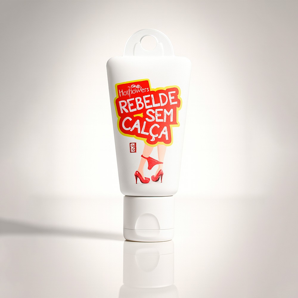 Gel para Sexo Anal Dessensibilizante Rebelde Sem Cal�a 15ml, frasco em p� sobre uma superf�cie branca, com sombra suave