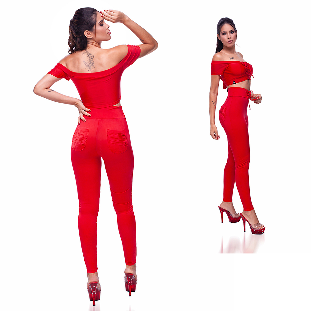 Conjunto Sensual Vermelho com cal�a que levanta o bumbum e cropped de ombro a ombro de costas