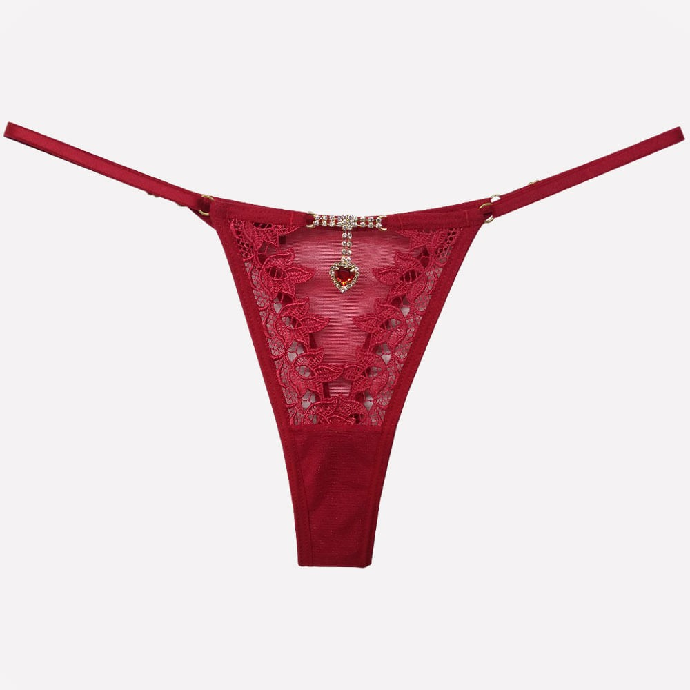 Calcinha String Fio Dental Sexy em Guipir e Tule com Bijoux e Regulagem Vermelha - Vista frontal com detalhes e bijuteria