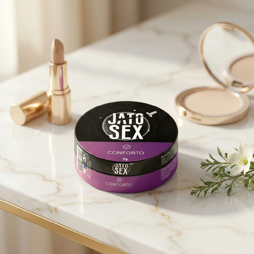 Gel para Sexo Anal Jato Sex Conforto 7g em ambiente casual, ao lado de maquiagens