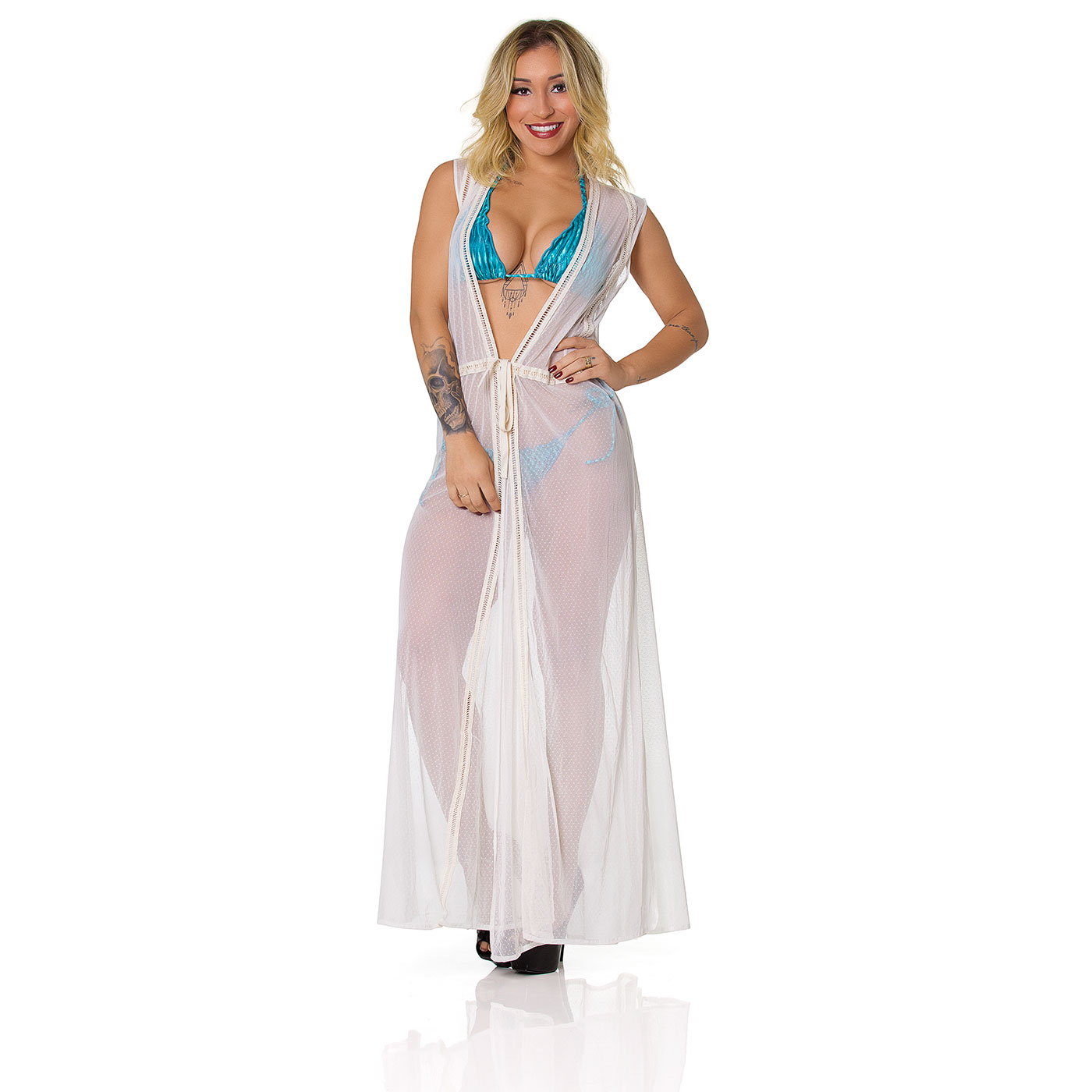 Robe em Tule Mykonos P�rola, vista frontal, mostrando a leveza do tecido e a faixa de amarra��o na cintura.