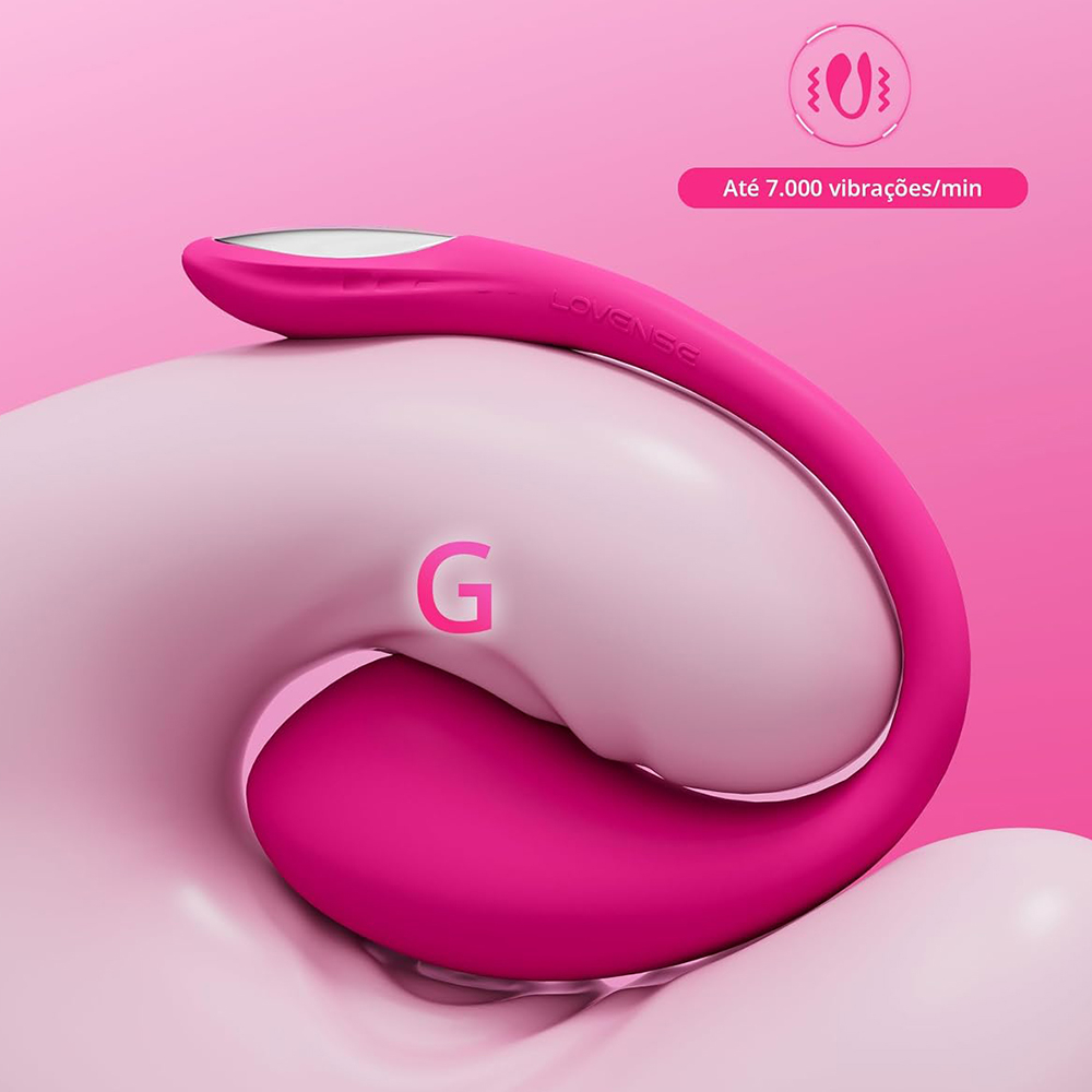 Vibrador para Casal Recarreg�vel em Silicone M�dico Controlado por APP e Bluetooth Lush 4 em forma de U, cor pink, na pose de uso em ambiente decorado para prazer feminino