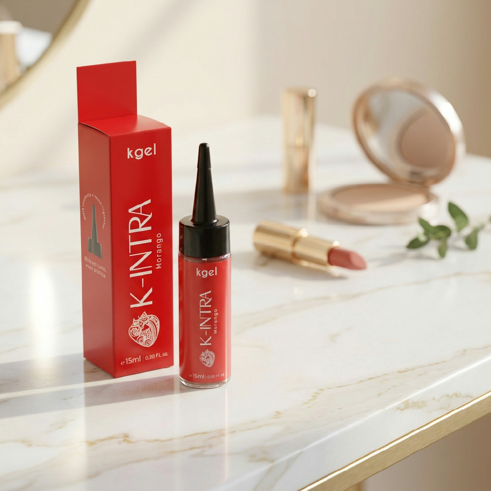 Gel Lubrificante �ntimo K-Intra Aroma de Morango 15ml em um ambiente com maquiagem e espelho, sugerindo prepara��o para um momento especial