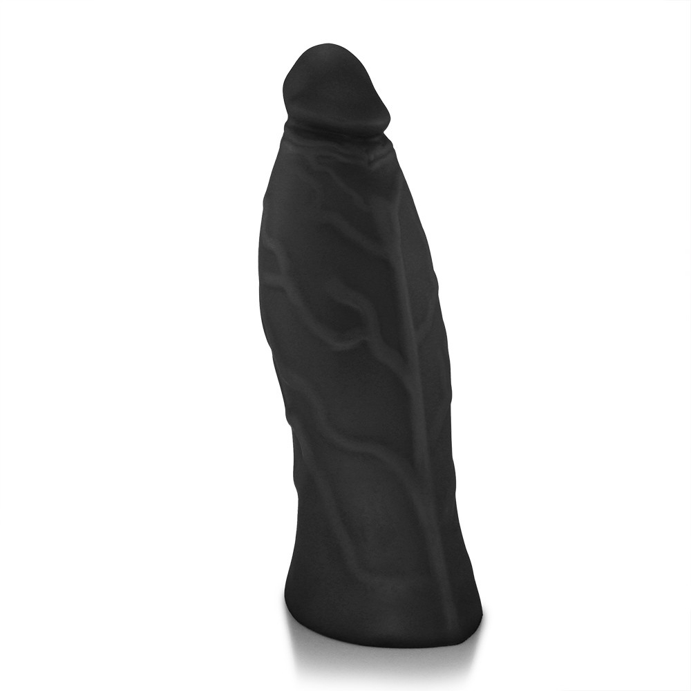 P�nis Gigante e Grosso Flex�vel Jatoba�o Preto em �ngulo destacando a textura com veias e a propor��o de 31cm, ideal para dilata��o